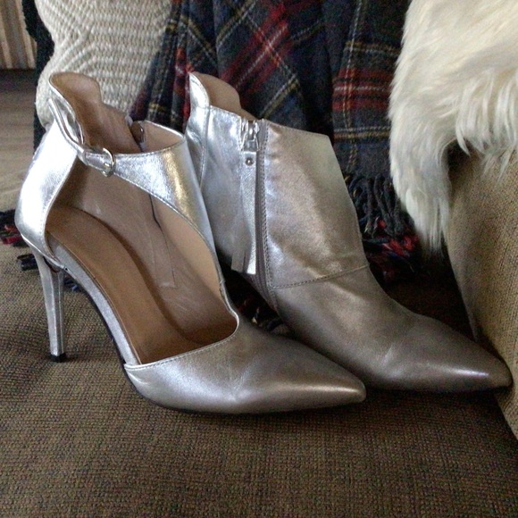 BEAUTISOLES/ SILVER BOOTIES - Picture 3 of 9